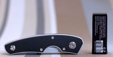 Colorlamb folding razor